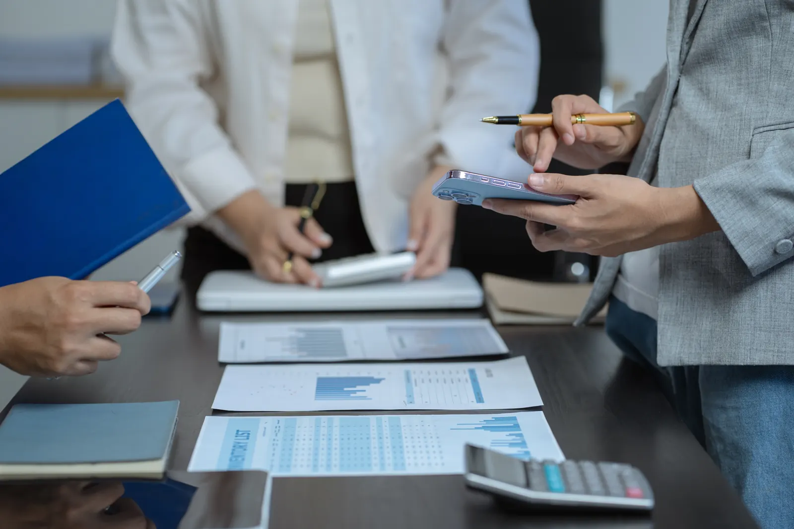 Vérification de documents commerciaux